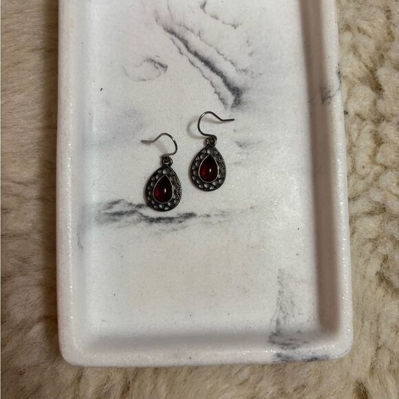 Elegant Teardrop Earrings in Red and Silver - Picture 2 of 3